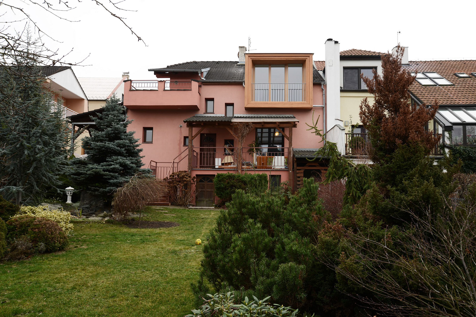 Zarámovaný vikýř v Kyjích | ORA