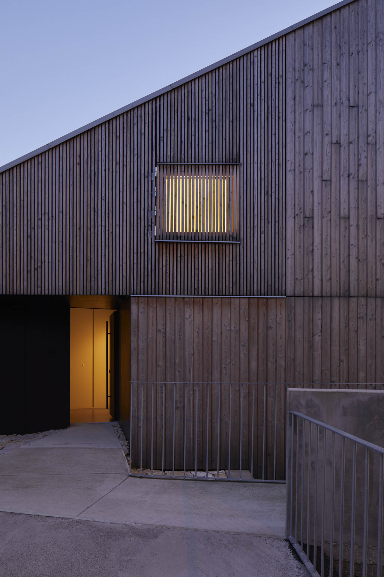 Nový dům se starým mlýnem – usedlost v Opatové | myLoci